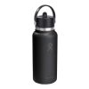 Hydro Flask Wide Mouth 946 ml insulated stainless steel water bottle with straw cap White