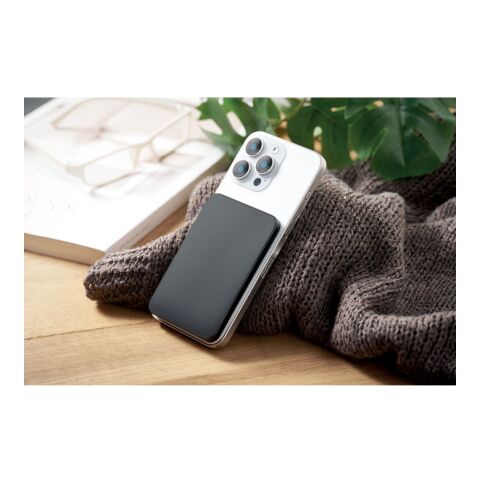 Slim magnetic power bank 20W black